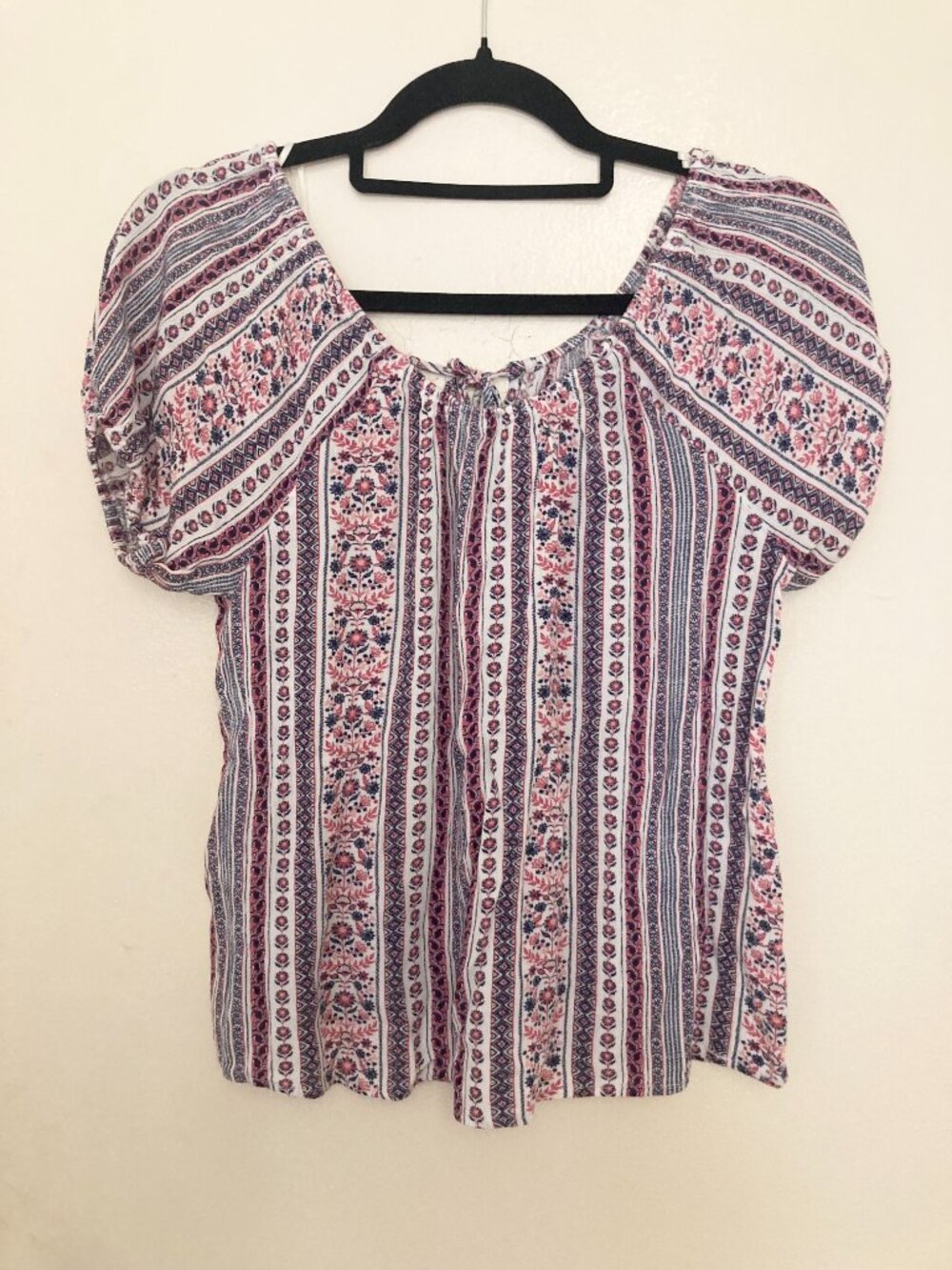 Patterned Blouse - Picture 2 of 3
